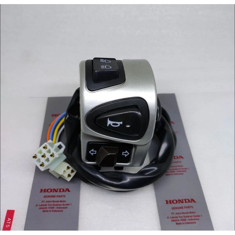 HOLDER SAKLAR KIRI MOTOR HONDA SCOOPY KARBU SCOOPY LAMA  SAKLAR KIRI LAMPU SEIN KLAKSON MOTOR SCOOPY
