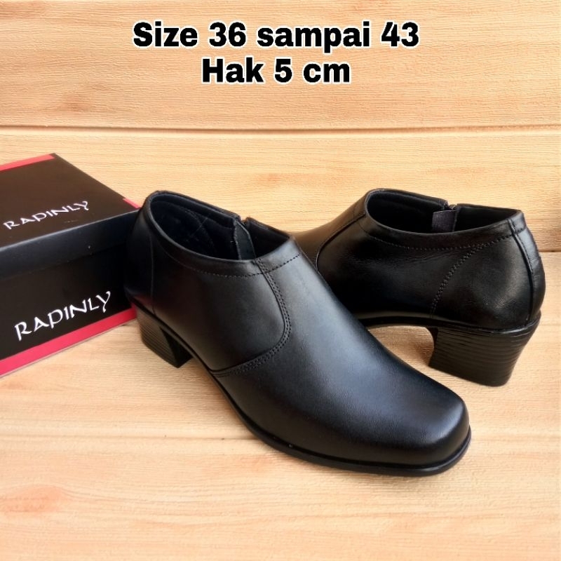 Sepatu Pantofel Boots Wanita Kulit Asli Size 36-43