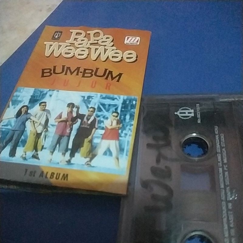 Kaset pita Papa Wee wee