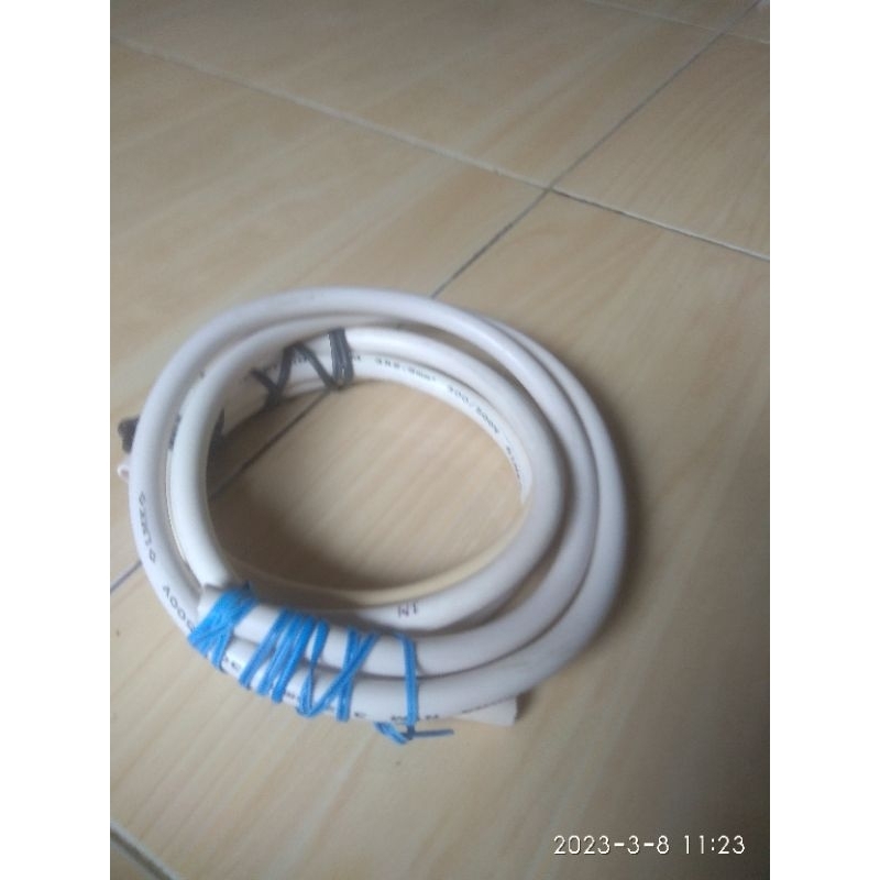 Kabel Eterna nym 3 x 2, 5 mm panjang 1 M bekas berkualitas