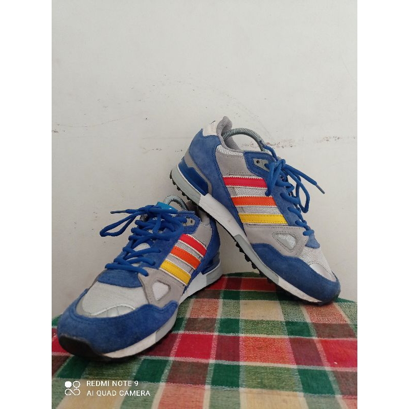 Adidas ZX750 biru