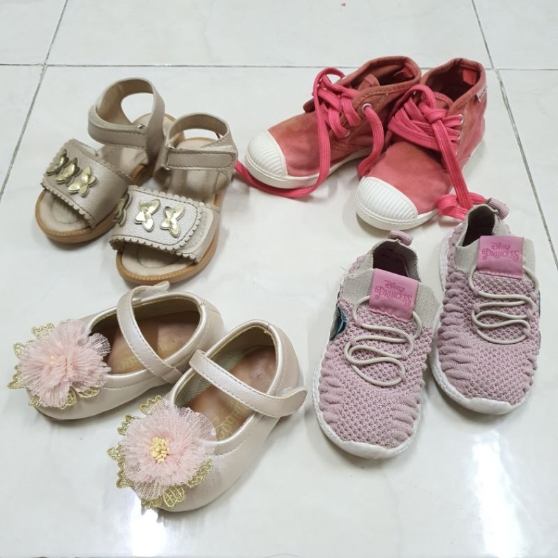 Sepatu sandal anak perempuan Disney LC Waikiki Tamago