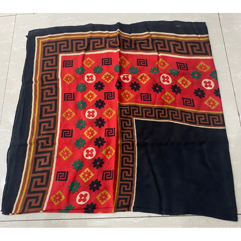 Hijab segi empat preloved