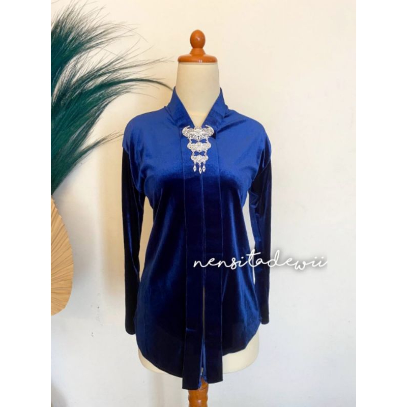 Kebaya Bludru, Model Kartini (Leher V) - Warna Navy