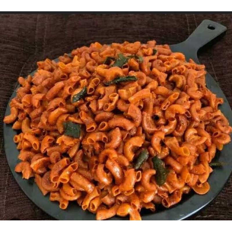 

MAKARONI PEDAS DAUN JERUK 80 GRAM/CAMILAN PEDAS/MAKARONI VIRAL