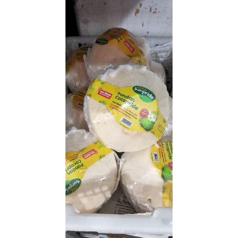 

Kelapa Pandan Sunpride manis segar per box 8-9buah