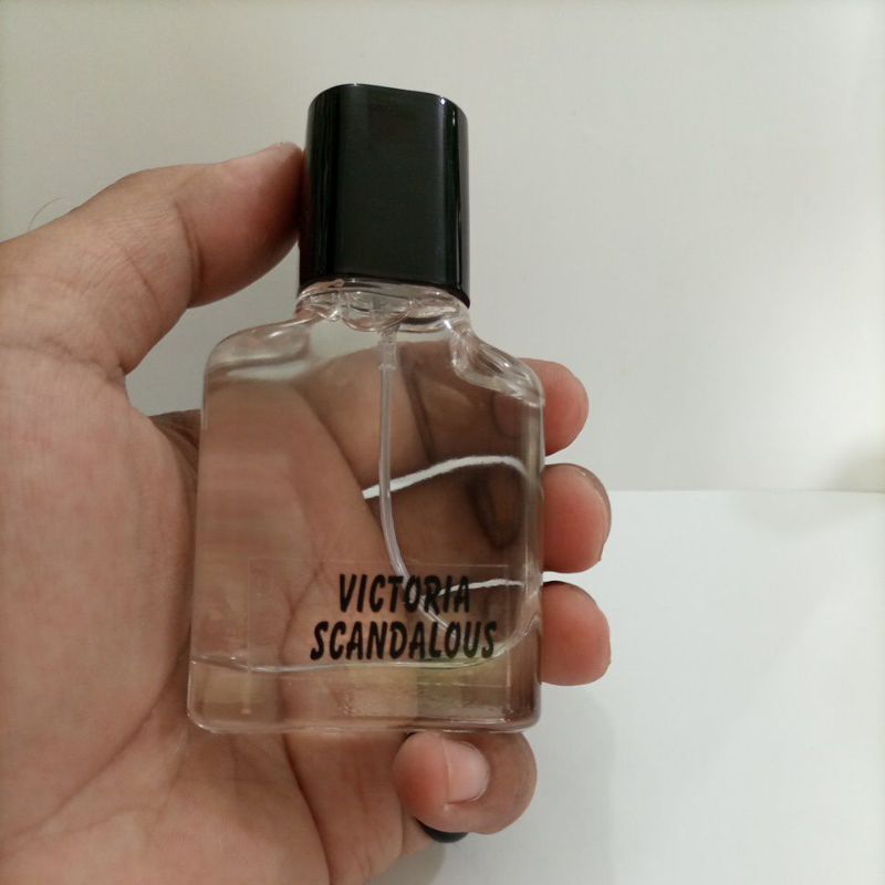 victoria scandalous inspired cewe 30ml botol random