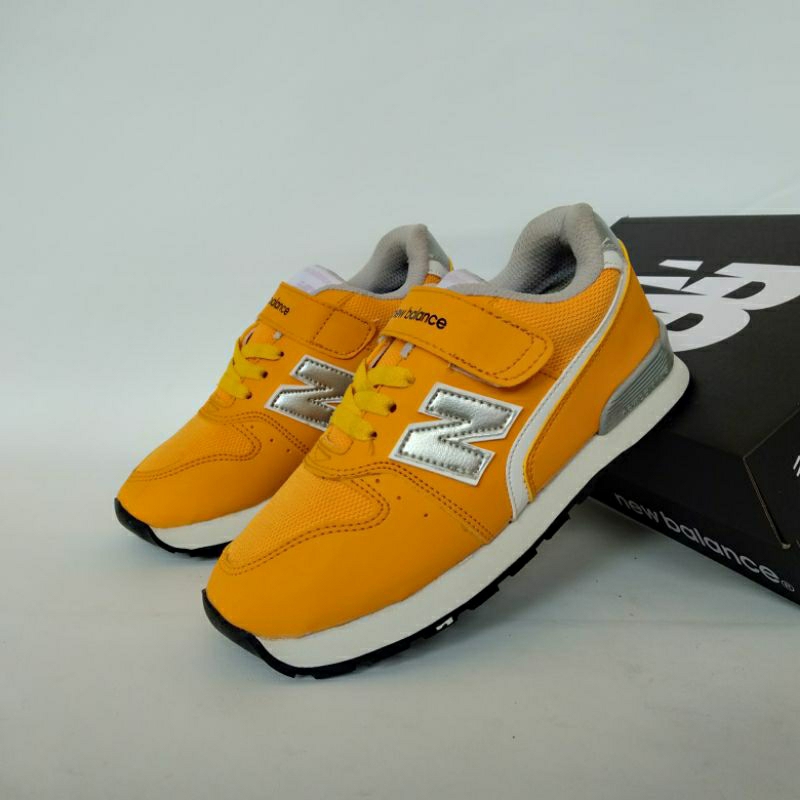 Sepatu Sneakers Anak Usia 1 - 9 Tahun Sepatu Anak Sekolah Sepatu Olahraga Ringan Empuk Keren