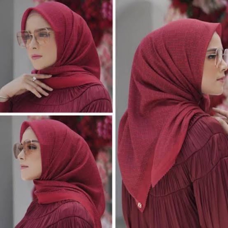 Buttonscarves Tapis Square (voal) black vanilla red teal lotus