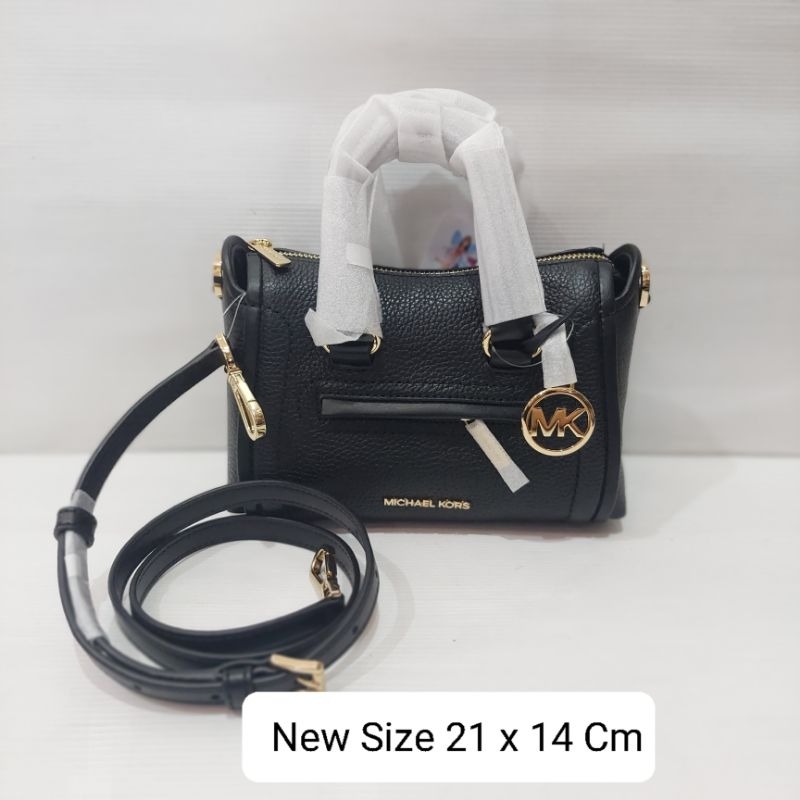 sling bag mk carine black
