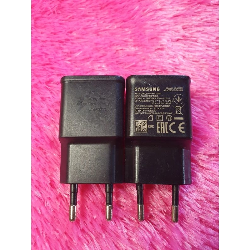 adaptor charger original bawaan hp Samsung hitam fast charging ukir 15W  A51 A71 M31 dll (bekas)