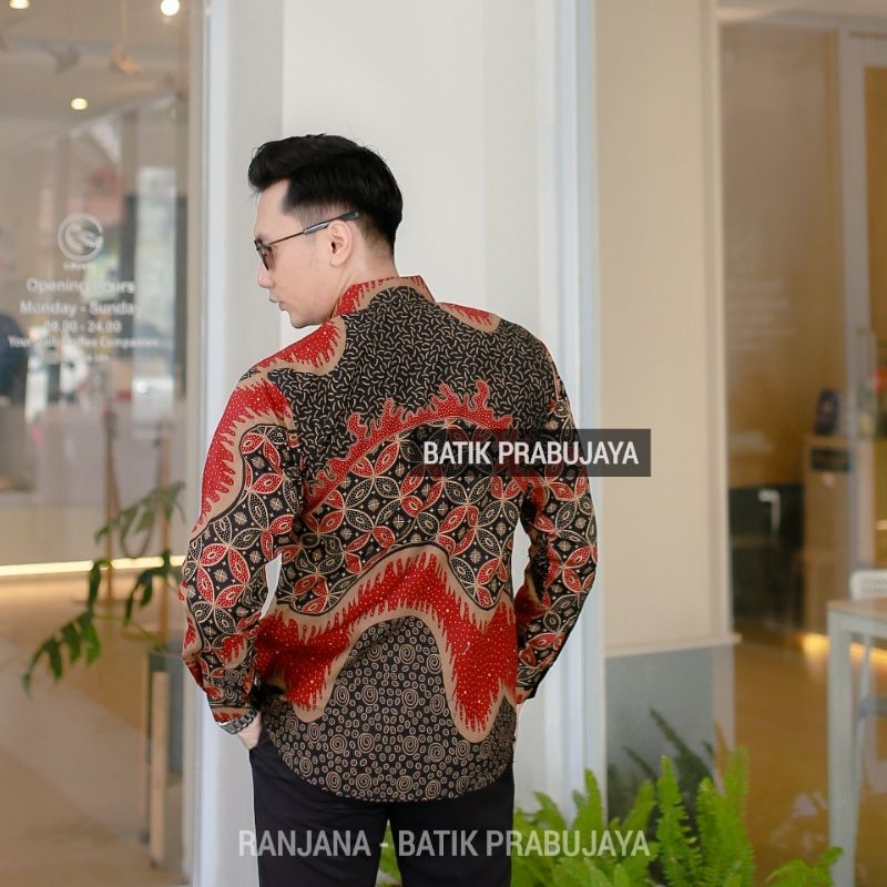 RANJANA Kemeja Batik Pria Slimfit Modern Premium Lengan Panjang Terbaru Anak Muda - Baju Hem Batik Pria Merah Maroon Cowok Kondangan Pesta Kerja