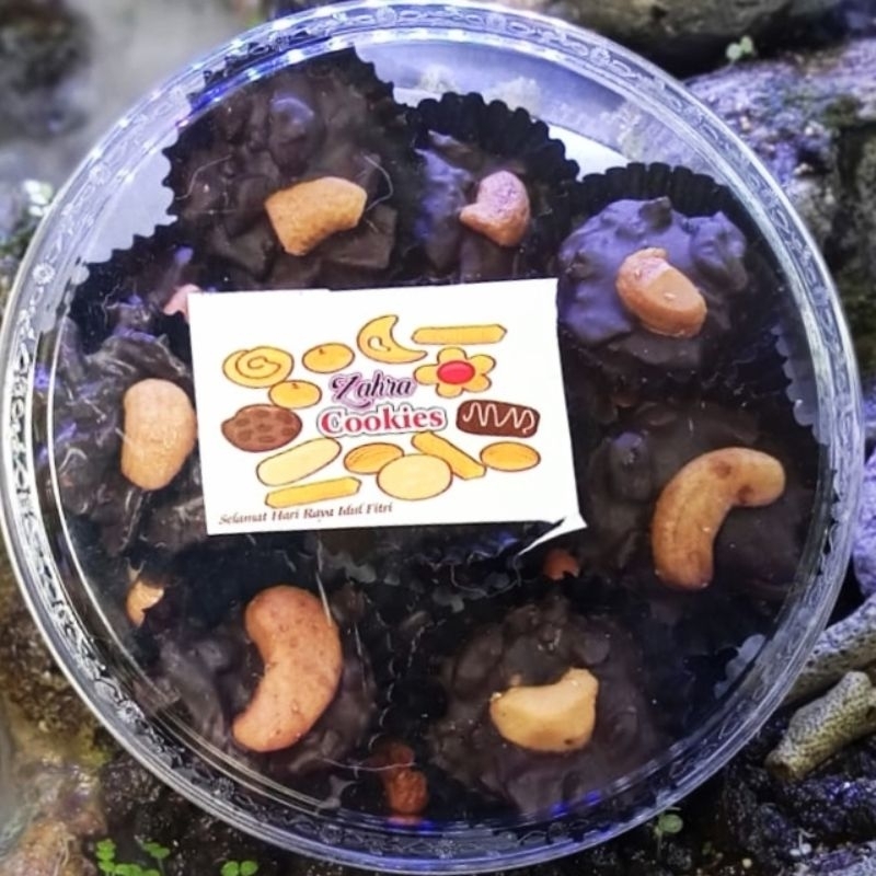 

kacang Mede coklat