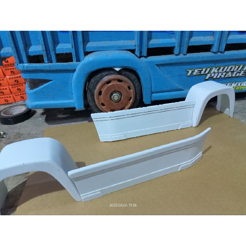 Miniatur bemper truk canter giga skala 1/10