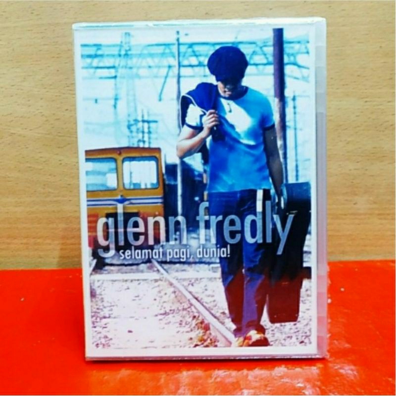 CD + DVD GLENN FREDLY - SELAMAT PAGI DUNIA