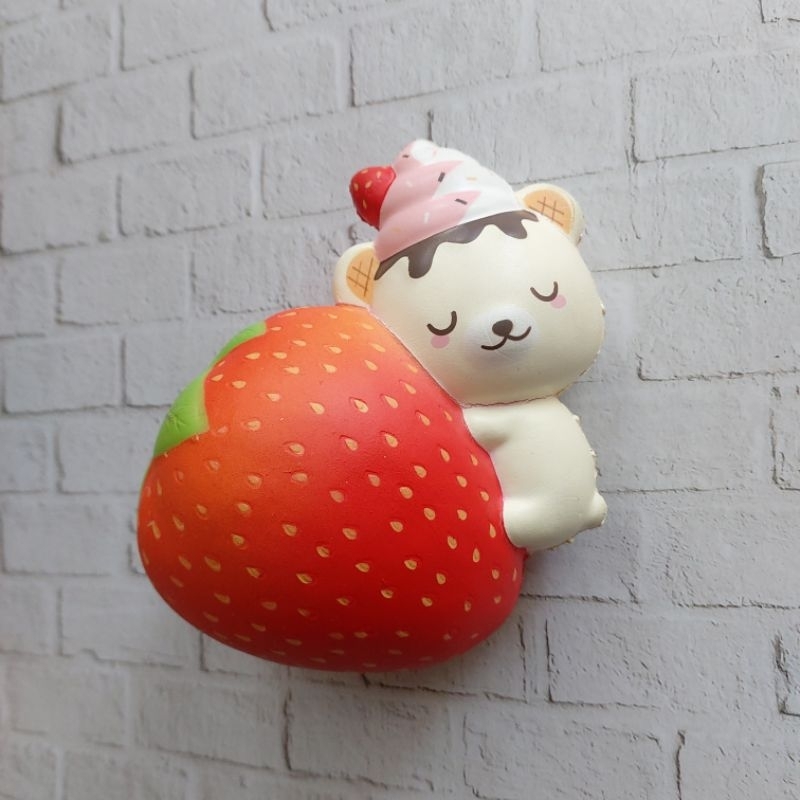(Preloved) Squishy Creamiicandy Yummiibear Hugging Hug Peluk Strawberry Jumbo