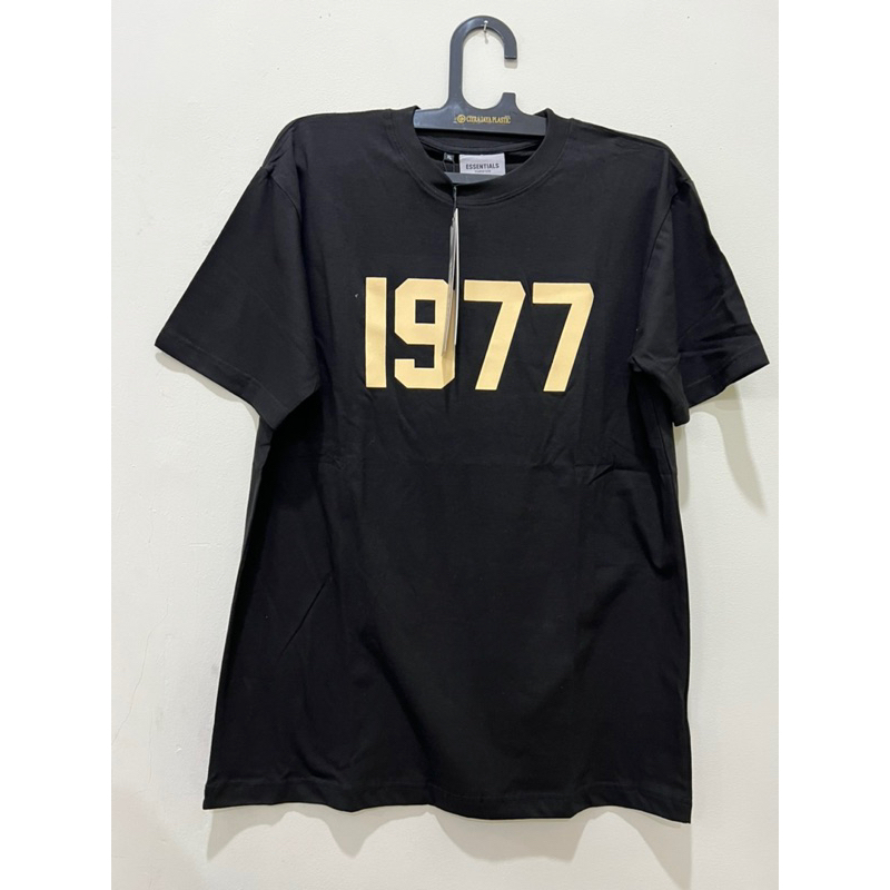 BNWT TSHIRT ESSENTIALS