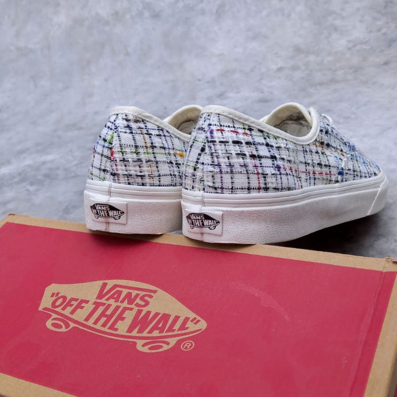 VANS AUTHENTIC WOVEN PLAID