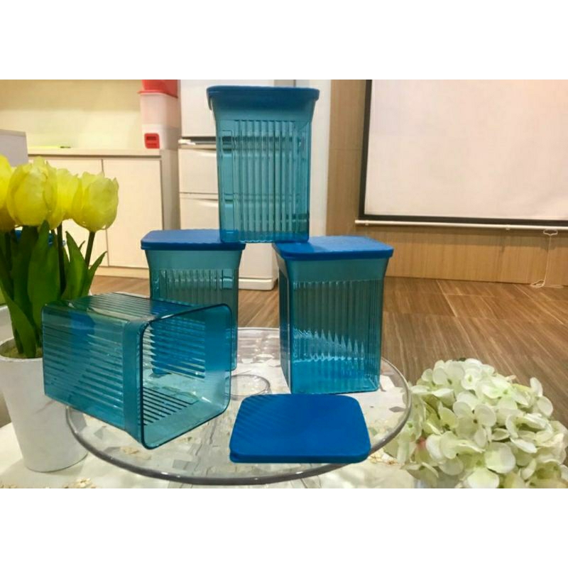 Family mate square set