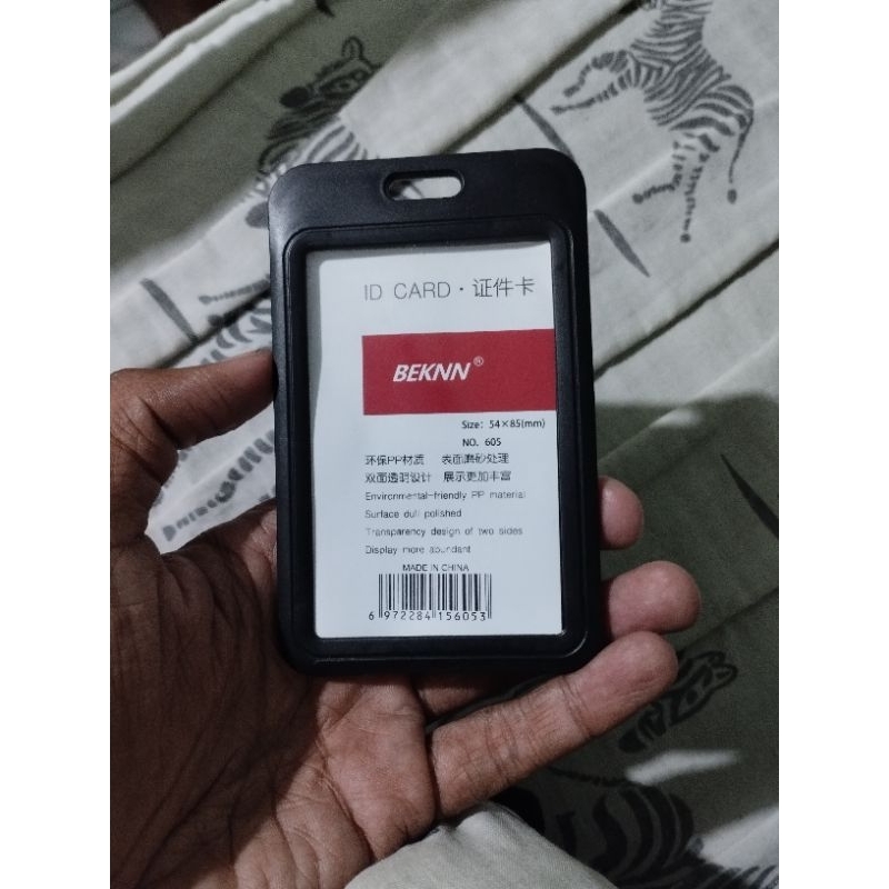 

Tempat id card name tag holder muat dua kartu plastik hitam harga perbiji