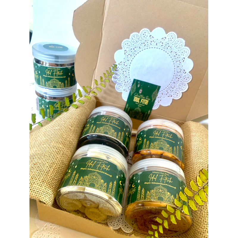 

Hot Product Hampers Kue Kering Lebaran /Paket Hemat Kue Kering Merry Christmas/Hampers Best Seller