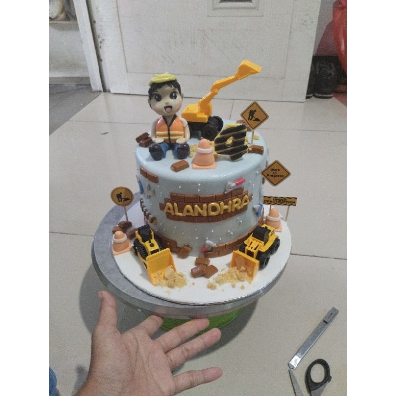 

Kue ulang tahun / cake konstruksi