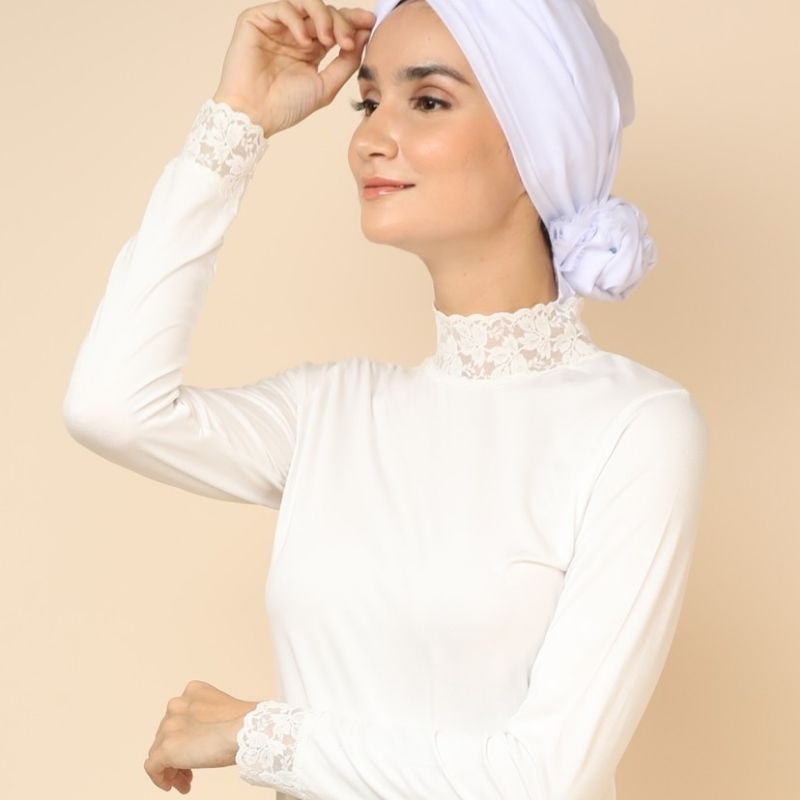Manset Kaos Atasan Dalaman Renda Lengan Panjang