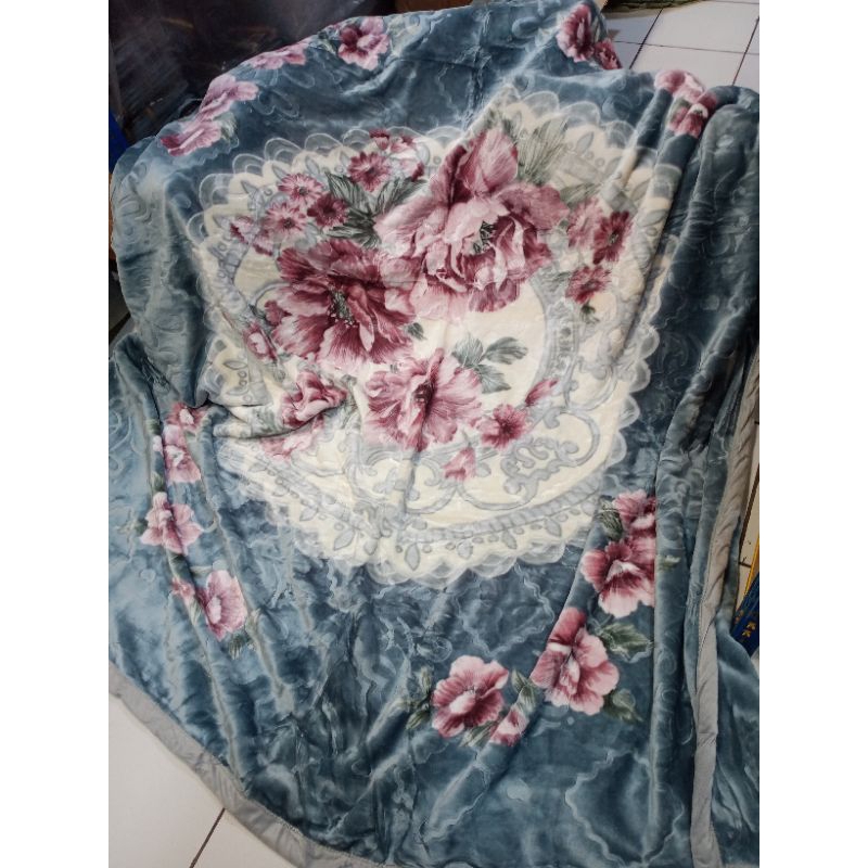 Selimut Dewasa Bulu Jumbo Embos SRH Ukuran 200x230 3 kg - Bahan Berkualitas Tebal Lembut Terbaru Ter