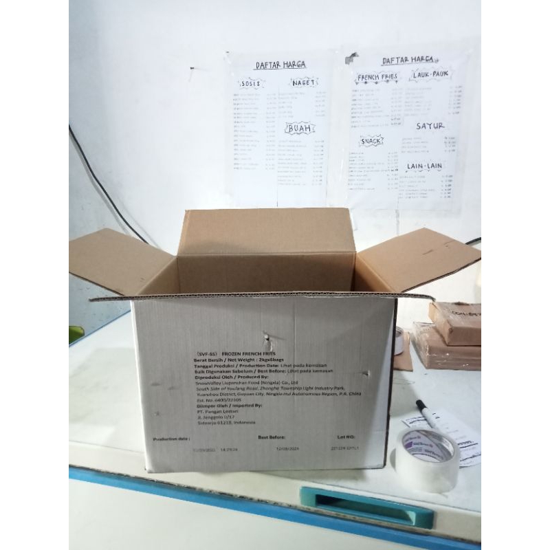 Kardus packing Bekas warna putih sekali pakai