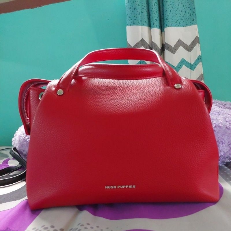 second like new tas Hush puppies chio satchel warna red size L