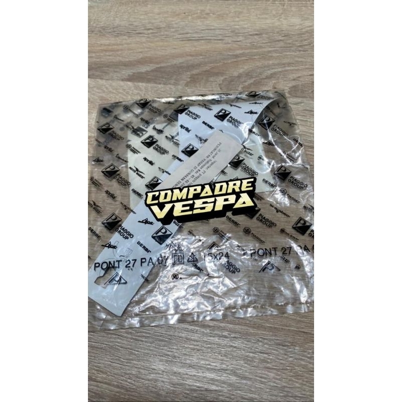 logo emblem vespa matic SPRINT tepong kanan