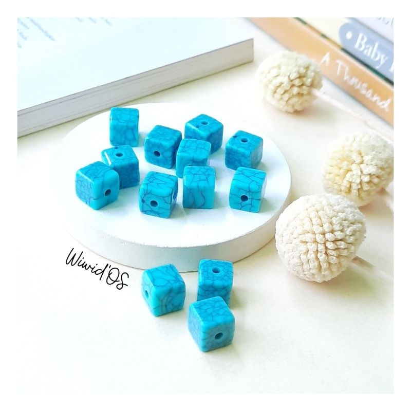 (8 biji) MANIK AKRILIK PHYRUS KUBUS 9 mm