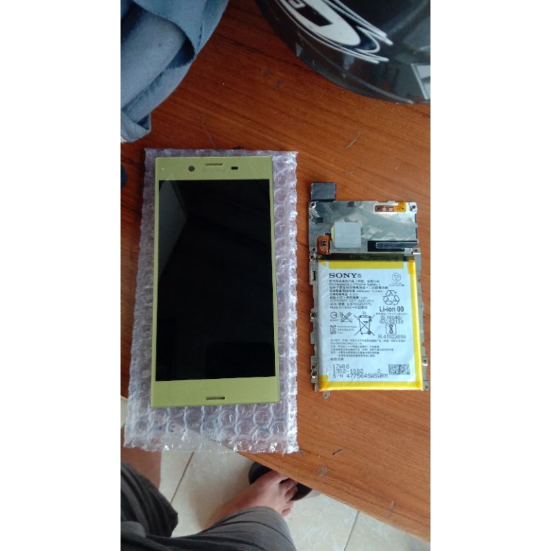 lcd dan baterai sony xzs au