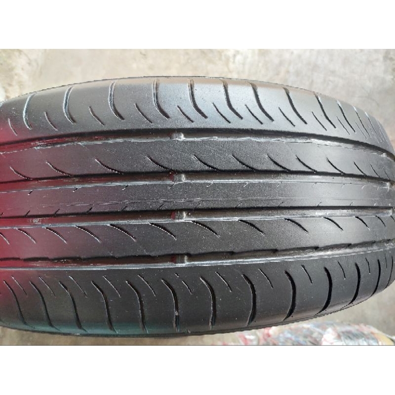 Ban mobil second ukuran 235/60 R18 dunlop sp sport maxx CR-V