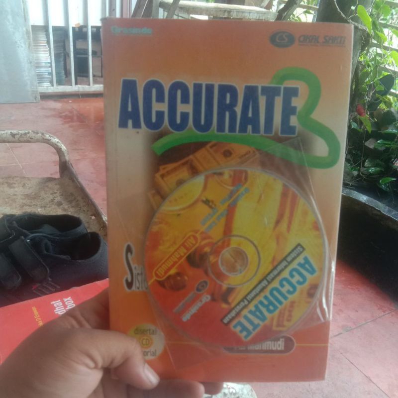 buku ACCURATE (Sistem Informasi Akutansi Perusahaan)