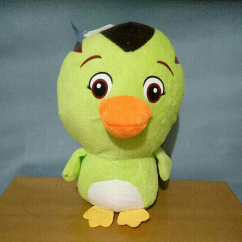 Boneka burung hijau