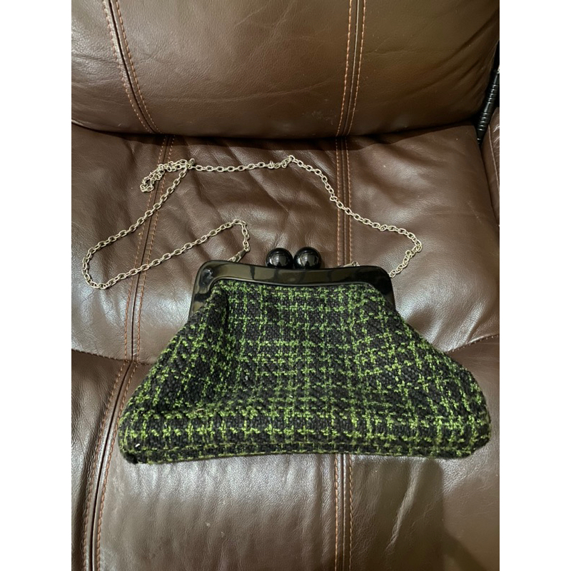 PRELOVED BERRYBENKA SLING BAG