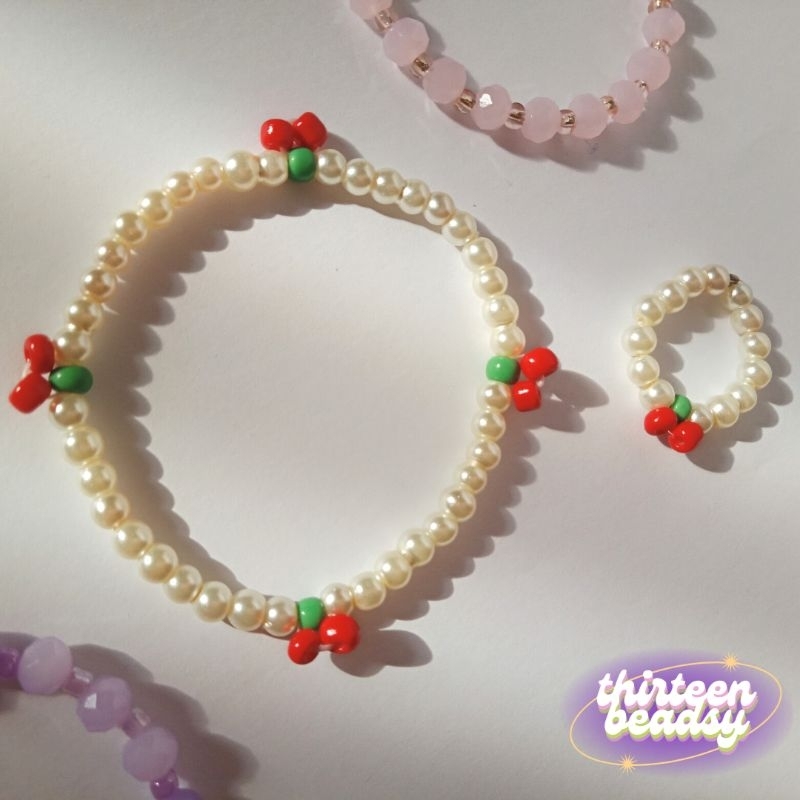 One Set Pearly Bracelet