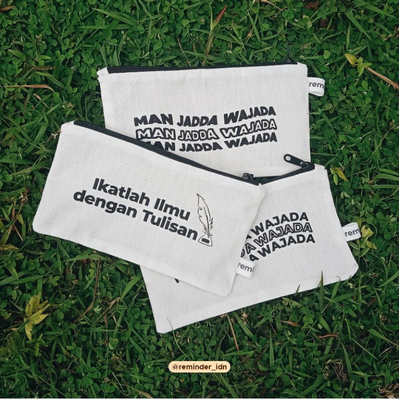 

Kotak Pensil Quote Islami | by: @reminder_idn | Pencil Case Quote | Penyemangat Tolabul 'Ilmi