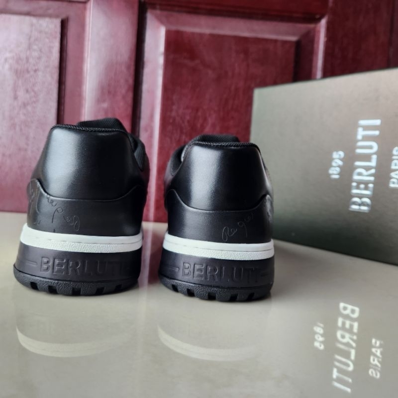 Sepatu berluti sneaker mirror quality