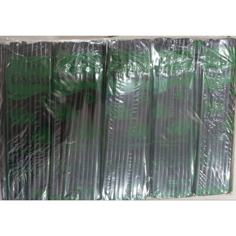 Sedotan bengkok hitam (badak)