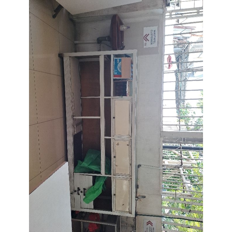 Rak Etalase Aluminium kaca