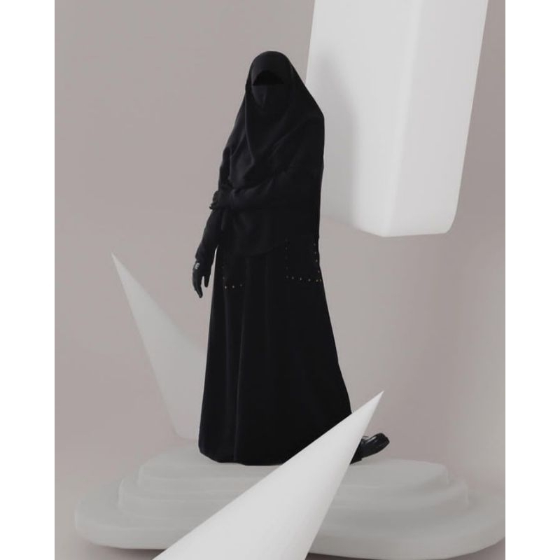 FK SHORT OUVAL BLACK BY ALJENNA