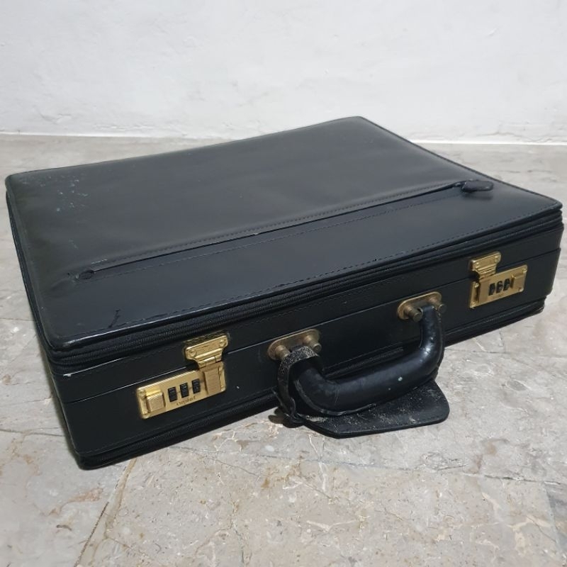 koper kulit tua antik unik jadul vintage lawas warna hitam merek