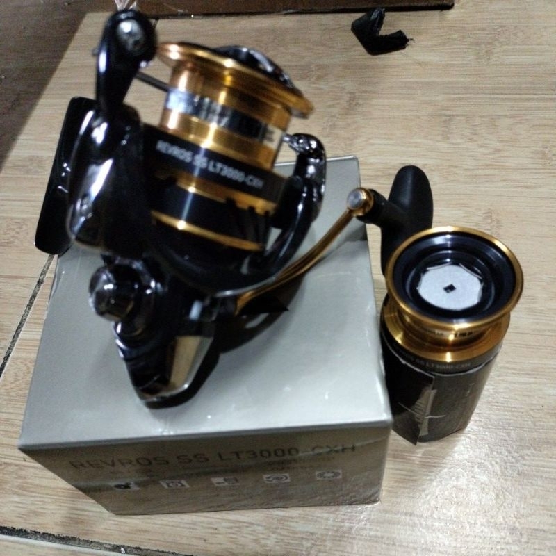 DAIWA REVROS SS LT 3000-CXH