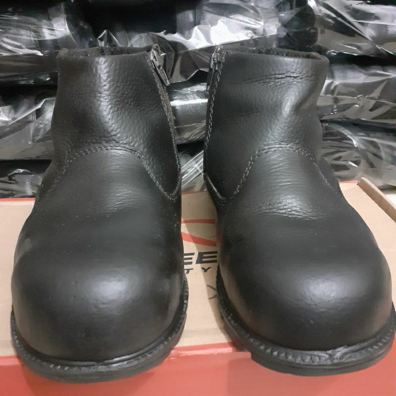 Sepatu Sapety Slip on Reslering 3/4 Kings/Kent/ chetaah Dr Osha