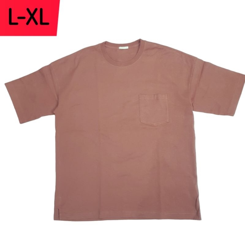Kaos pocket oversize GU by Uniqlo