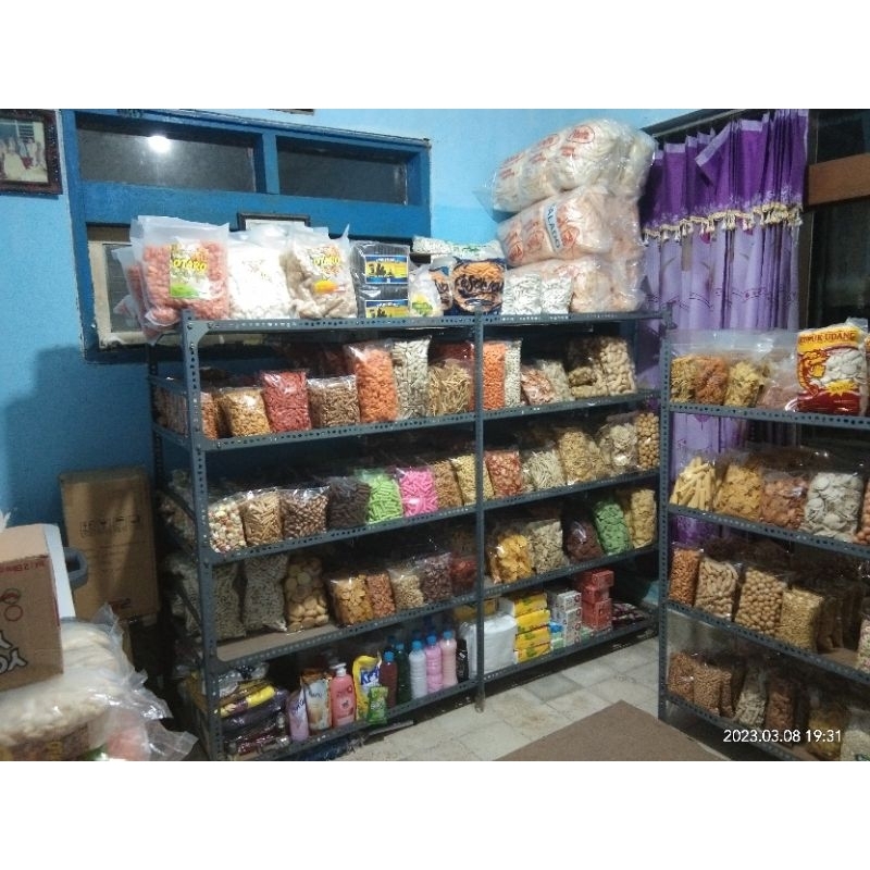 

aneka kripik dan snack murah