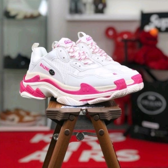 Balenciaga Triple S &quot;Fluo Pink/White&quot;