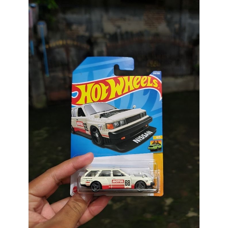 Hot wheels nissan maxima 2023